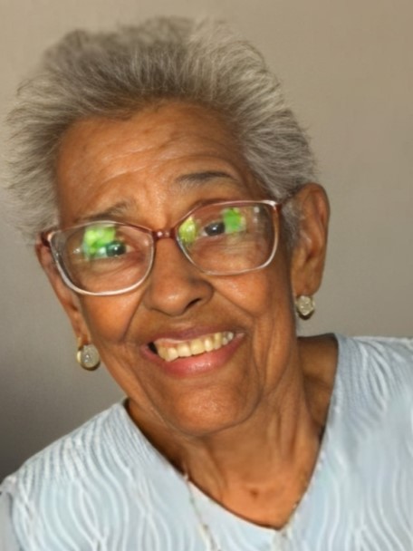 Elza Maria Barbosa Correia.