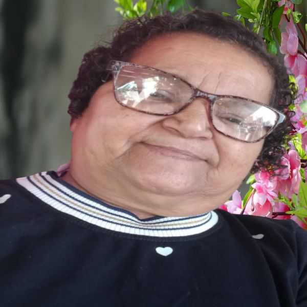 LUZIA MESSIAS DE OLIVEIRA